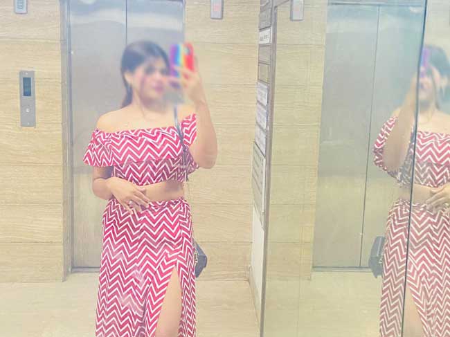 Sahara Ganj Mall Escort Service