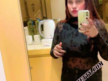 Escorts girl near Yark Inn Hotel Gorakhpur