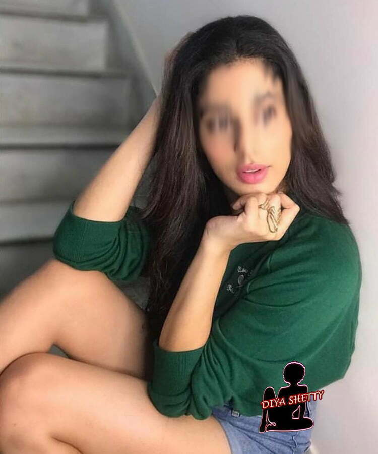 Call girls Near Hotel Aura